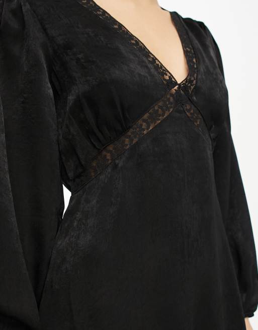 Violet Romance Petite - Robe mi-longue en satin avec empiècement en dentelle - Noir, 3 de 4