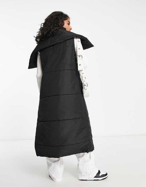 Violet Romance Petite – Svart, lång väst i oversize med sjalkrage, 2 av 4