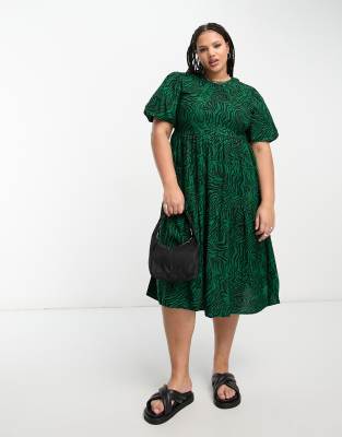 Violet Romance Plus - Midi jurk met pofmouwen in groene dierenprint