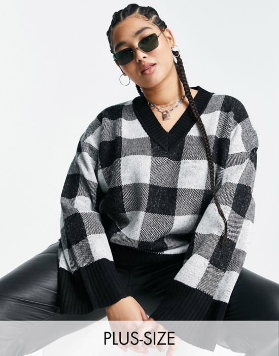 https://images.asos-media.com/products/violet-romance-plus-oversized-v-neck-sweater-in-monochrome-check/200348064-1-blackwhite?$n_550w$&wid=550&fit=constrain