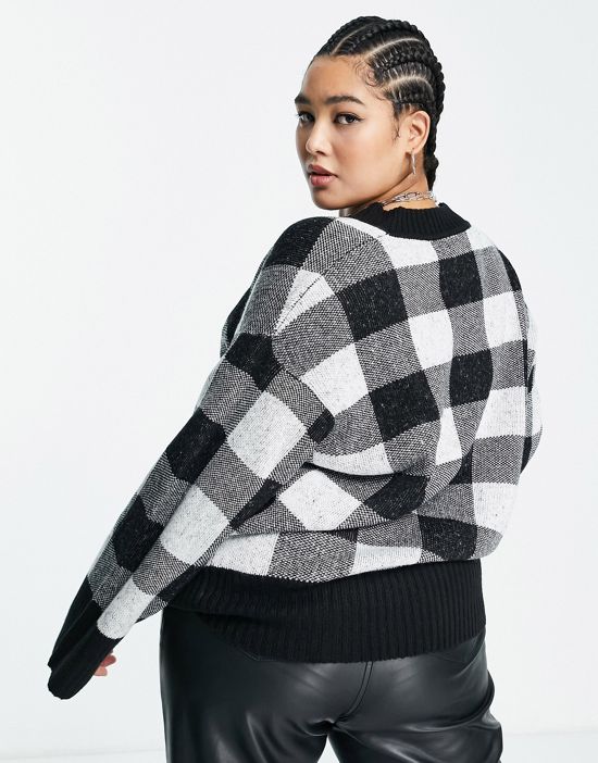 https://images.asos-media.com/products/violet-romance-plus-oversized-v-neck-sweater-in-monochrome-check/200348064-2?$n_550w$&wid=550&fit=constrain