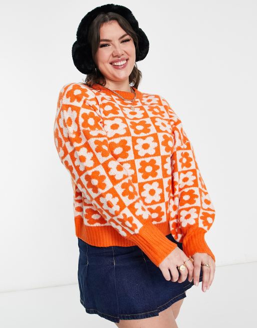 Violet Romance Plus – Pomarańczowy sweter w kwiatowy wzór