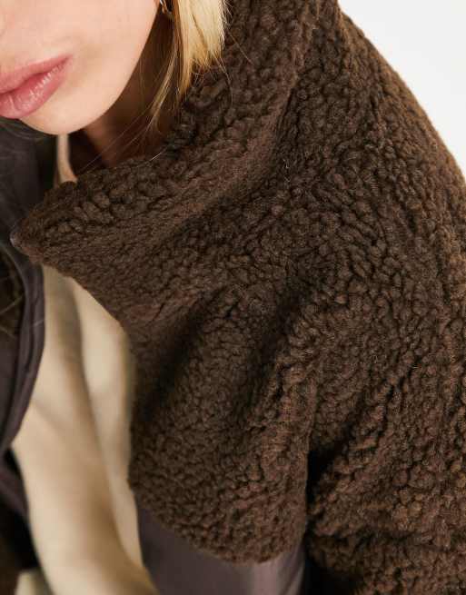 Violet Romance puffer jacket with borg contrast in chocolate brown, 3 of 4