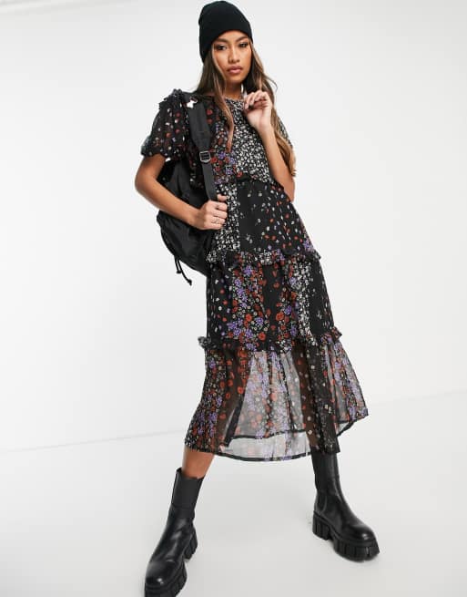 Violet Romance - Robe longueur mollet effet étagé à volants et motif fleuri