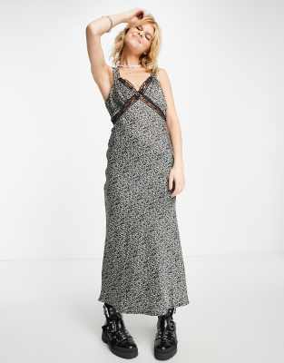 Charlotte Robe Mi Longue Violet A Motif Floral