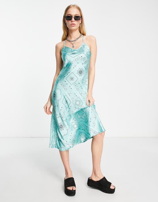https://images.asos-media.com/products/violet-romance-satin-cami-slip-midi-dress-in-bandana-print/202358270-1-greenmulti?$n_550w$&wid=550&fit=constrain
