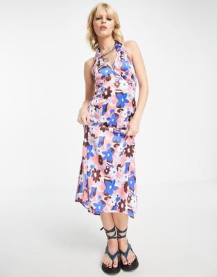 VIOLET ROMANCE Violet Romance satin halter neck midi dress in bold floral print-Multi