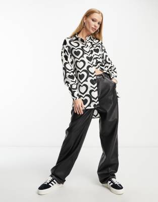 Violet Romance satin shirt in heart print-White