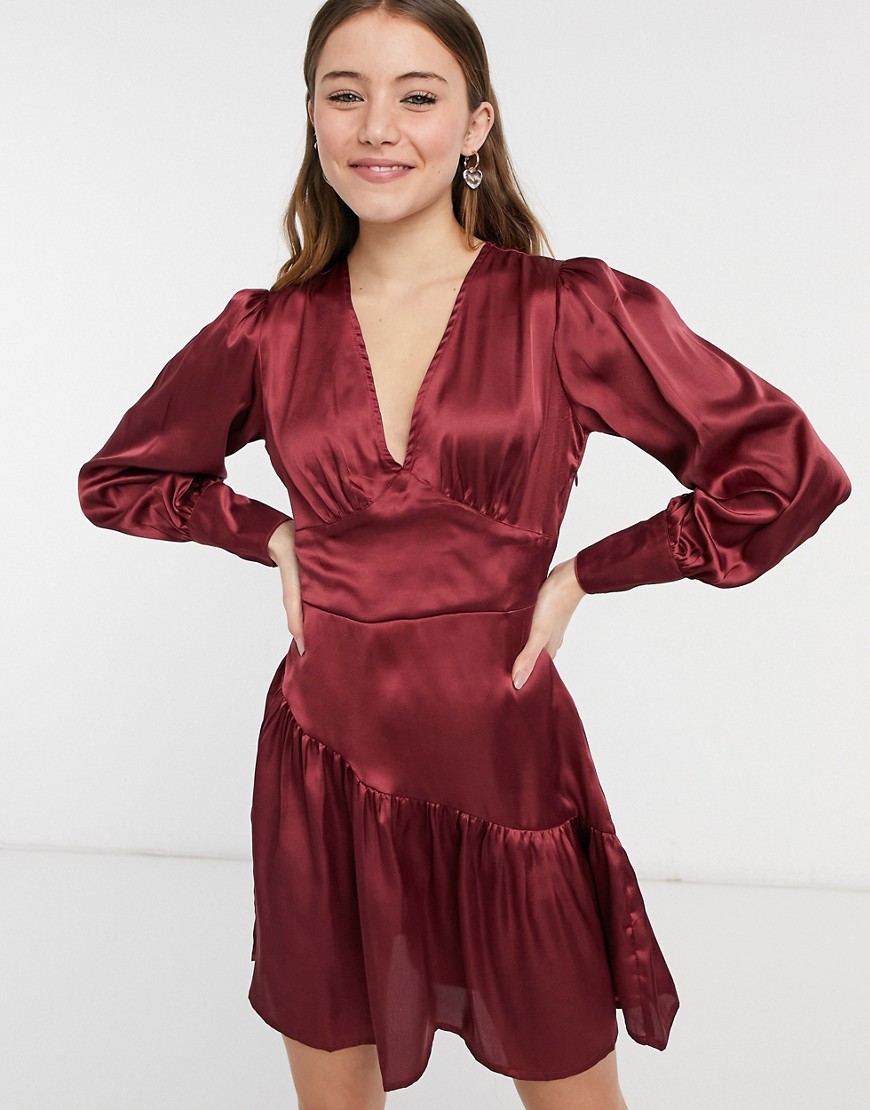 Violet Romance satin wrap dress in burgundy-Red
