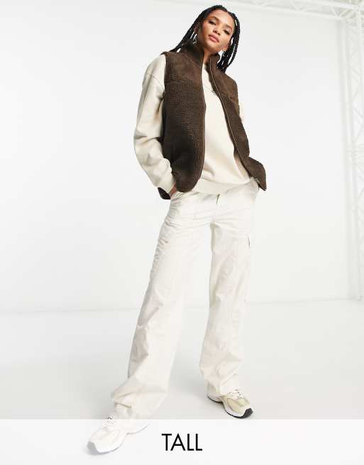 Violet Romance Tall - Gilet in pile borg color cioccolato