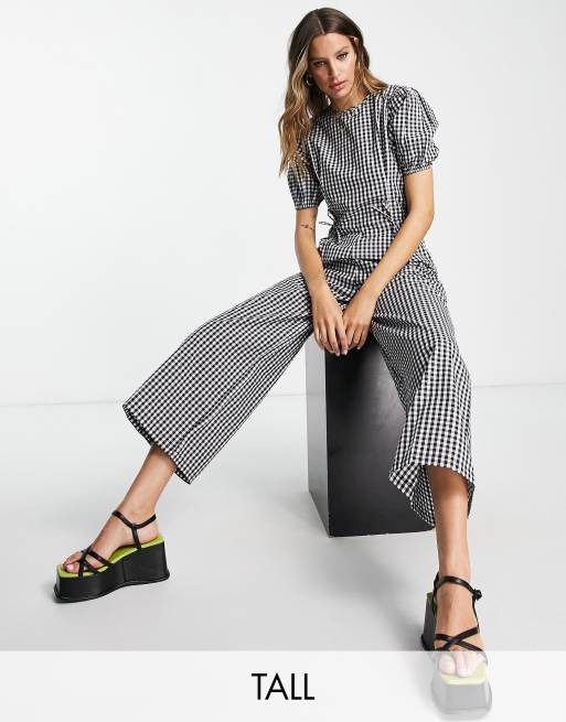Violet Romance Tall – Ginghamrutig jumpsuit med vida ben