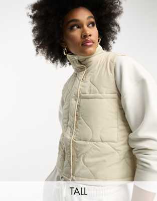 Violet Romance Tall quilted gilet in stone-Neutral φωτογραφία