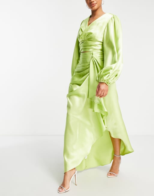 VL The Label - Lange rok van satijn met ruches in groen, deel van co-ord set