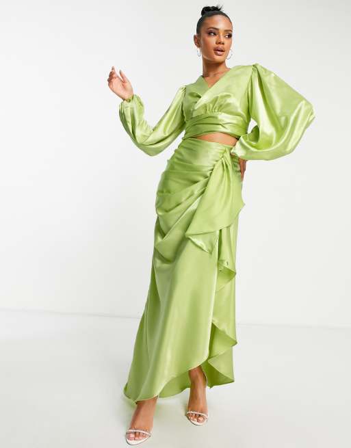 VL The Label - Top a maniche lunghe allacciato in raso verde in coordinato