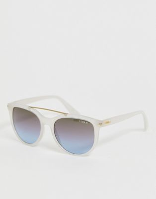 Vogue - Retro zonnebril met ombre glazen in doorzichtig wit-Multi