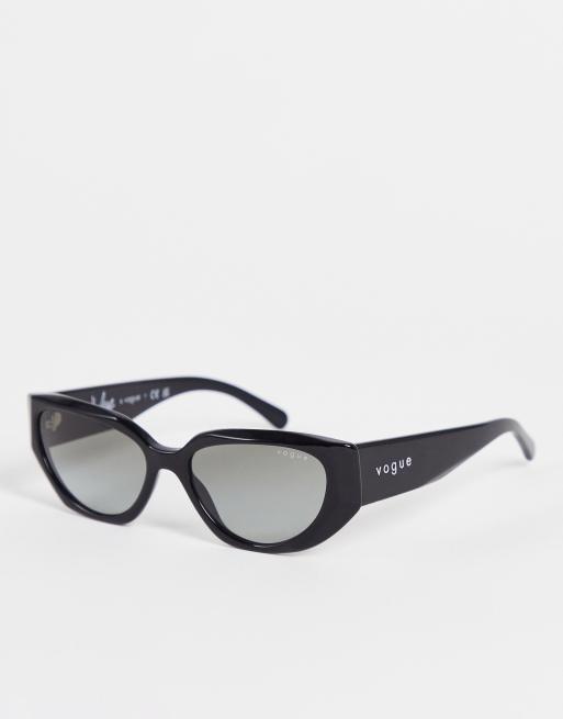 Vogue x Hailey Bieber – Czarne okulary przeciwsłoneczne typu kocie oko