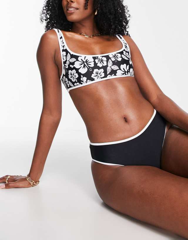 Volcom - x coco ho scoop crop bikini top in black
