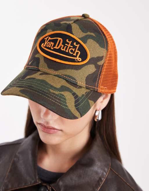 Von Dutch – Kamouflagemönstrad truckerkeps med kontrasterande, orange logga, 2 av 3