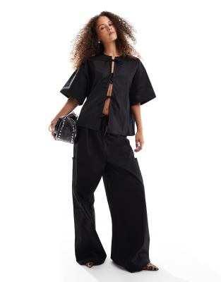 amaya relaxed wide leg pants in black