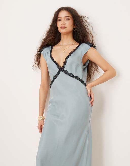 VRG GRL - Ivy - Vestito lungo azzurro acciaio con taglio sbieco e con bordi in pizzo, 3 di 4