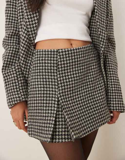 VRG GRL mini skirt in black check, 2 of 5