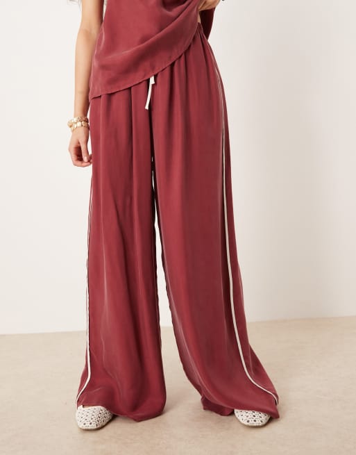VRG GRL moonscapes wide leg trouser co-ord in burgundy, 3 of 4