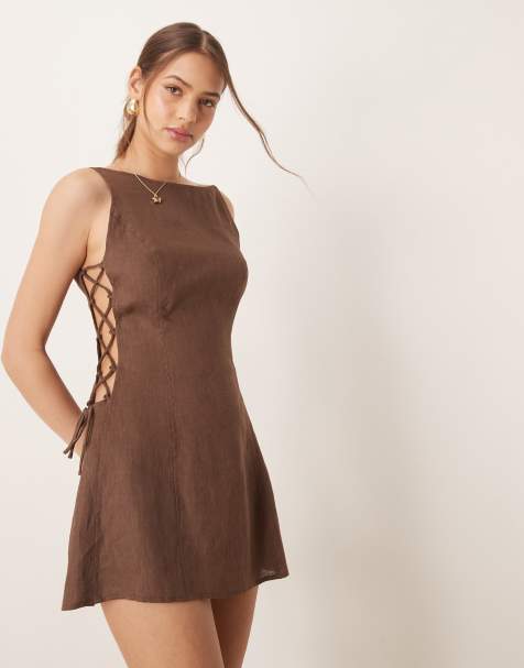 VRG GRL – Nova – Minikleid aus Leinen in Braun mit Seitenschnürung - view 1