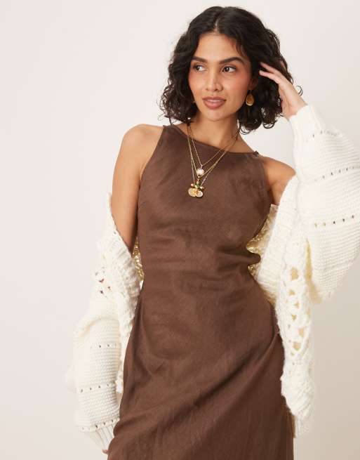 VRG GRL Opal Mouwloze linnen maxi jurk in bruin ASOS