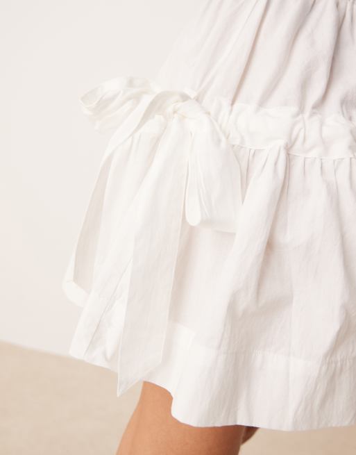 VRG GRL pleated mini skirt in white, 2 of 5