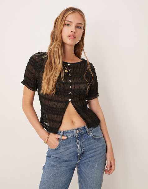 VRG GRL – Sofia - Svart t-shirt med ryschdetalj - view 1