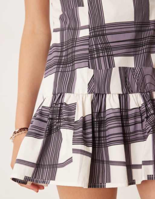 VRG GRL zak sketch print mini shift dress in blue and white, 3 of 4