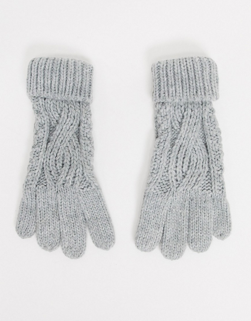 фото Вязаные перчатки с отворотом и узором «косичка» серого цвета boardmans-серый