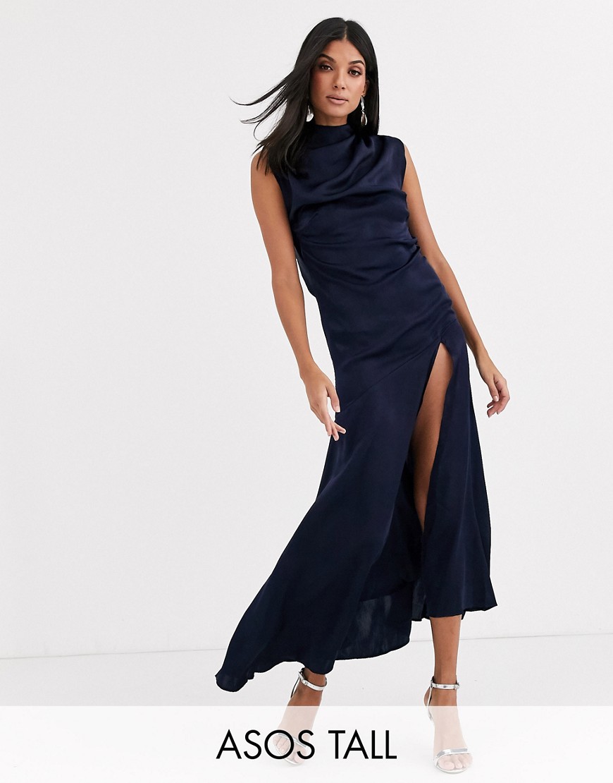 фото Выбеленное атласное платье миди со свободным вырезом на спине asos design tall-темно-синий asos tall