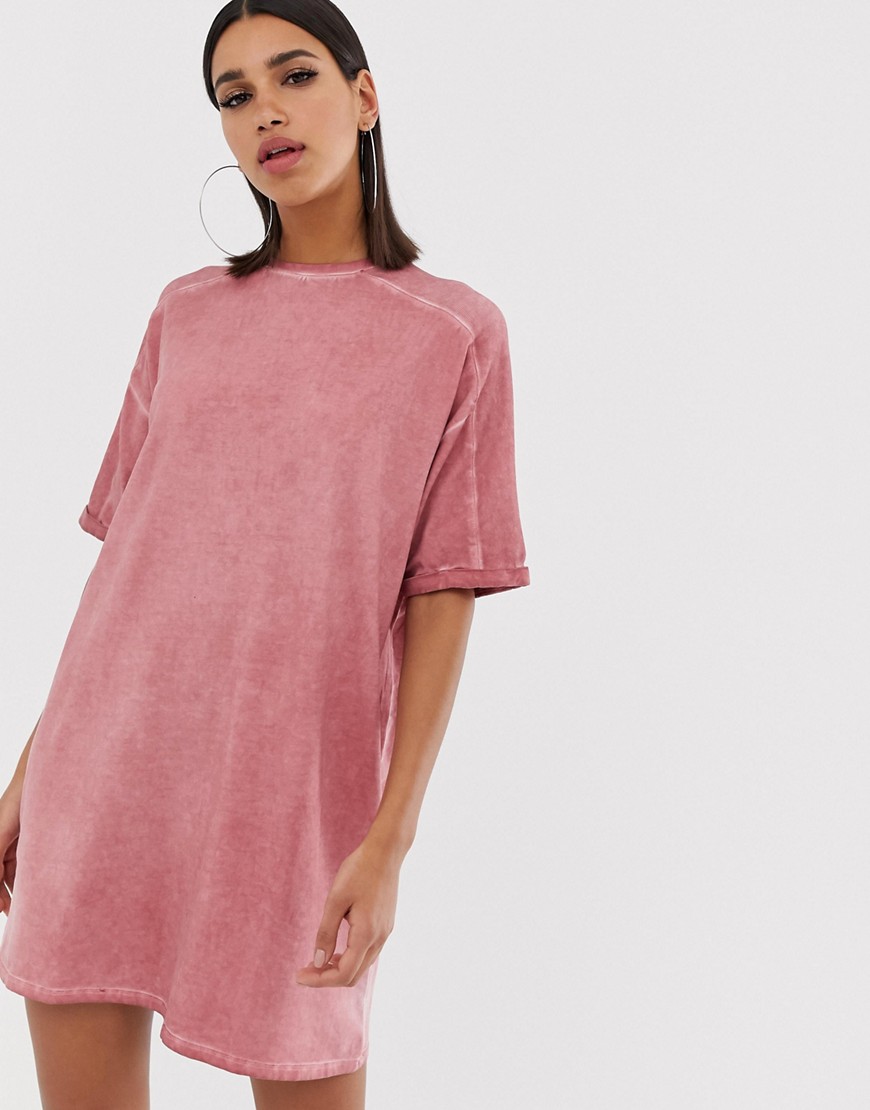 фото Выбеленное платье-футболка с отворотами на рукавах asos design-розовый