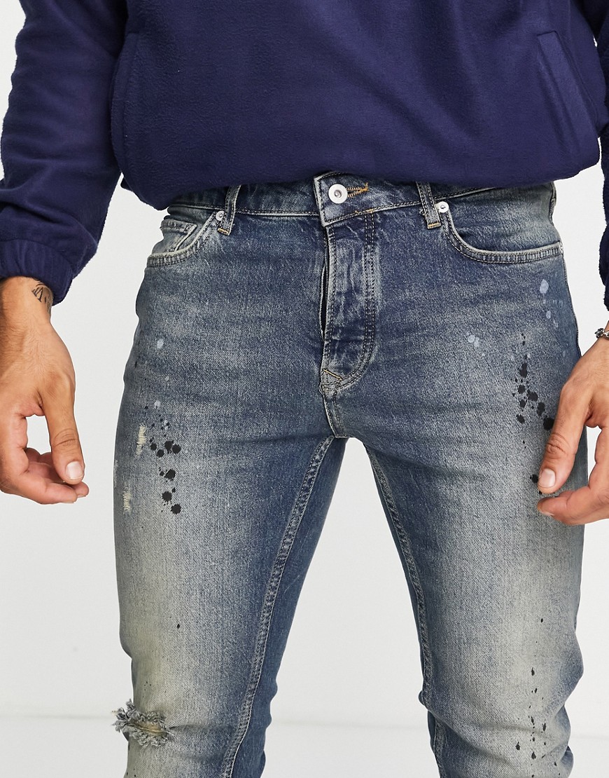 фото Выбеленные эластичные джинсы зауженного кроя со рваной отделкой и брызгами краски topman-голубой