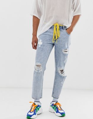 фото Выбеленные классические джинсы с рваной отделкой и поясом-шнурком asos design-синий