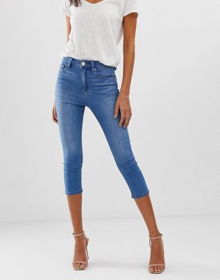 Укороченные узкие джинсы