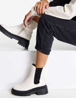 Ботинки  Asos Высокие ботильоны челси бежевого цвета на плоской массивной подошве New Look-Белый