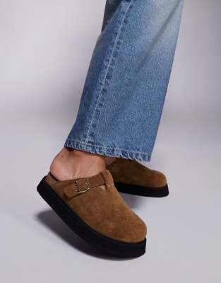 Walk London Barca Buckle Clog