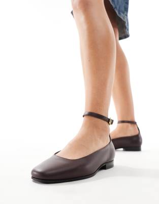 Bella ankle strap shoes in burgundy leather-Red