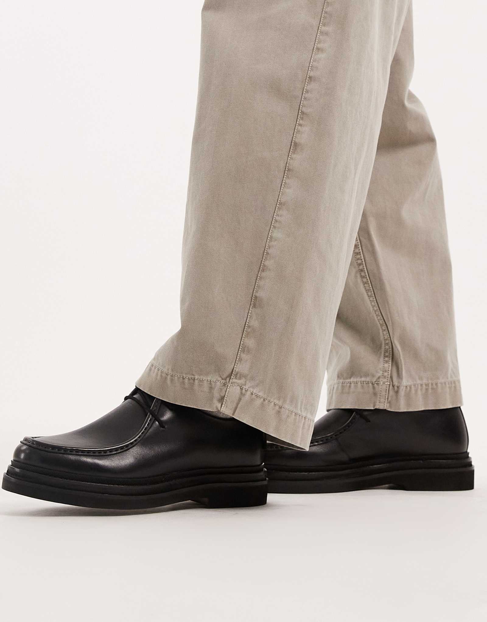 Прогулка по Лондону и Бруклину в черных туфлях-фартуках