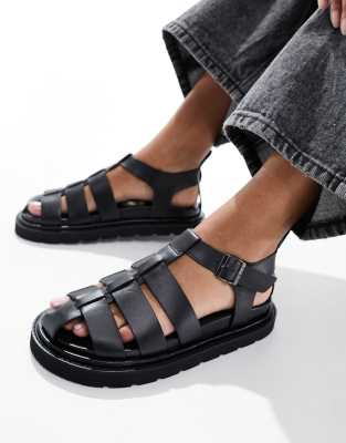 Walk London Budapest Fisherman Sandal in black φωτογραφία