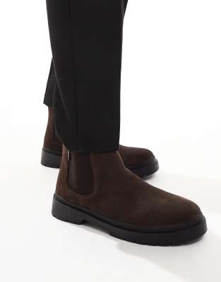 Callum Chelsea boot in brown suede