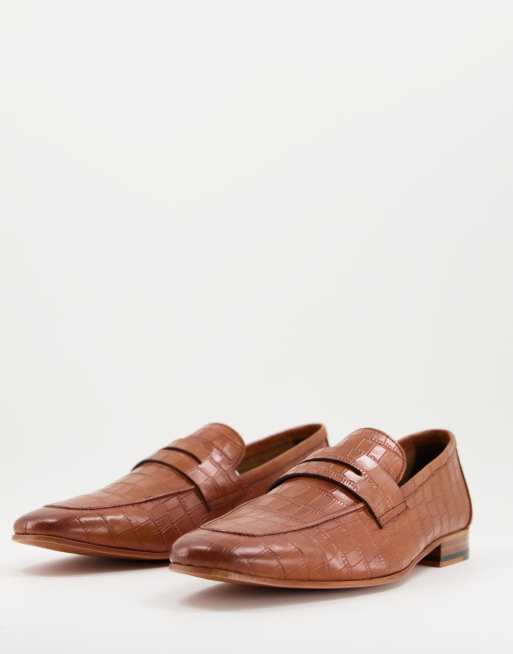Walk London – Capri Penny – Jasnobrązowe skórzane loafersy w tłoczony wzór skóry krokodyla