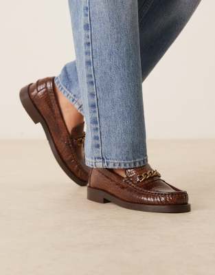 Walk London - Dalston - Loafer aus geprägtem Leder in Hellbraun mit Kettendetail-Brown