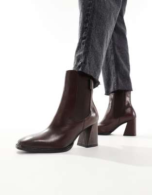 Frankie boots in brown leather