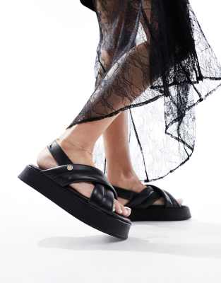 Geneva Padded Sandals In Black Leather