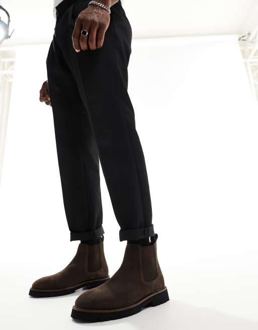 Black jeans and brown chelsea boots best sale