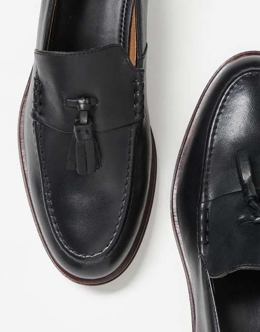 Walk London Putney tassel loafers in black leather natural sole, 3 of 5