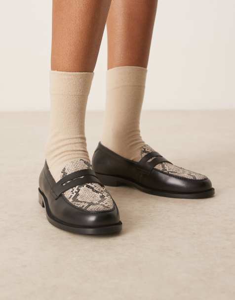 Walk London – Rhea – Ormskinnsmönstrade loafers med sadelrem - view 1